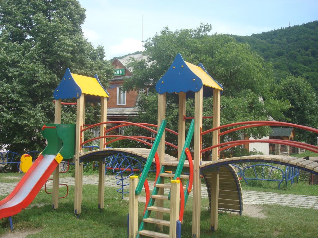Prut Hotel Яремче Екстериор снимка