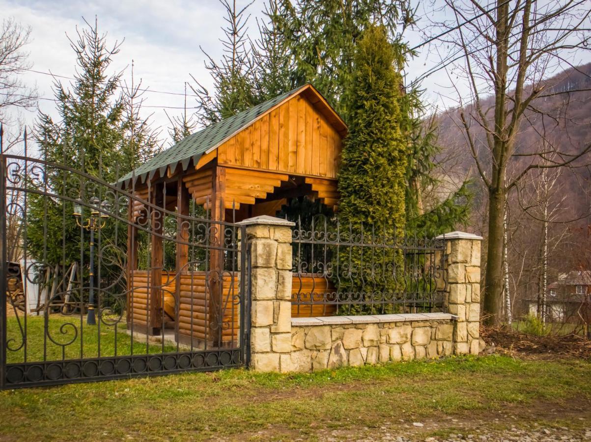 Prut Hotel Яремче Екстериор снимка
